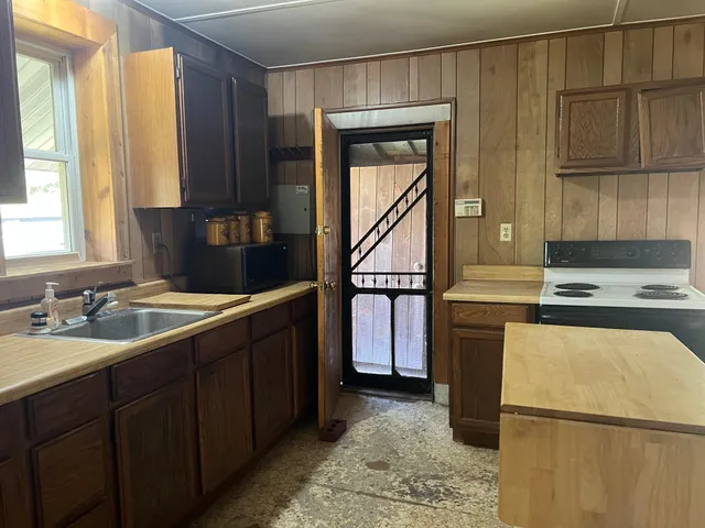 $575,000 | 5314 Highway 10, Baldwin, MI 49304