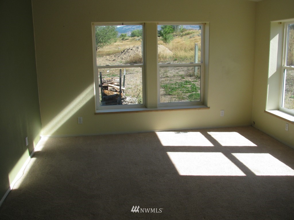 52 Woods Road Omak, WA 98841 - Photo 9 of 24