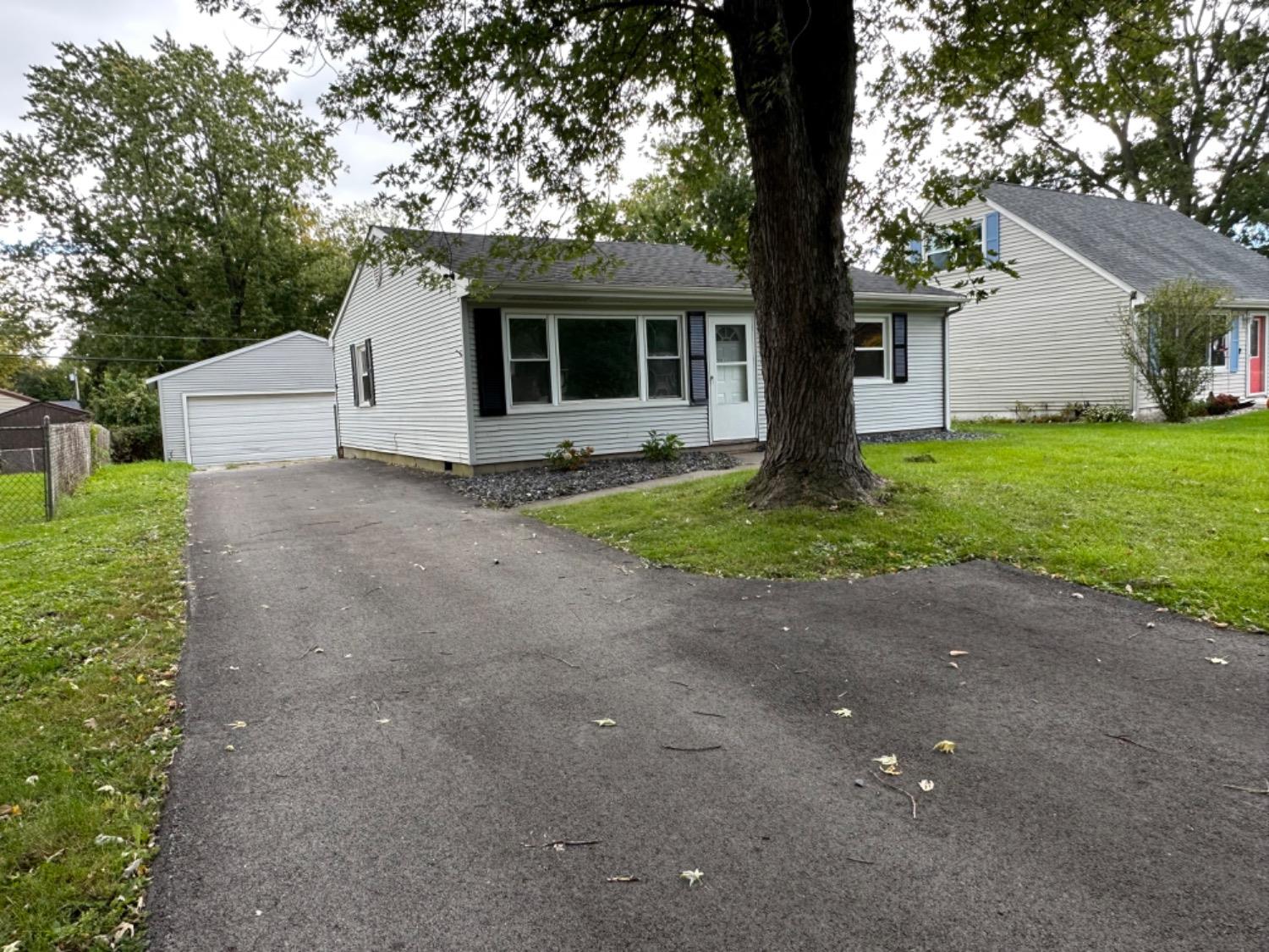 703 Juniper Road Valparaiso, IN 46385 - Photo 2 of 16 1500x1125