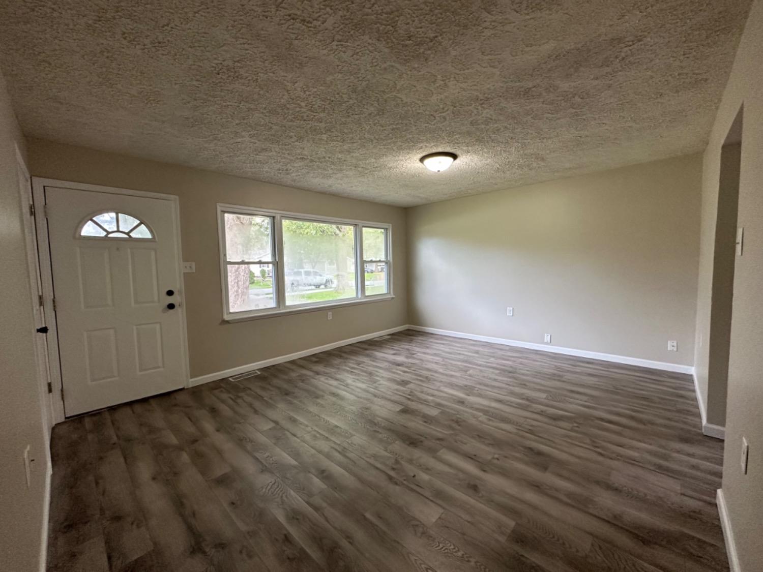 703 Juniper Road Valparaiso, IN 46385 - Photo 6 of 16 1500x1125