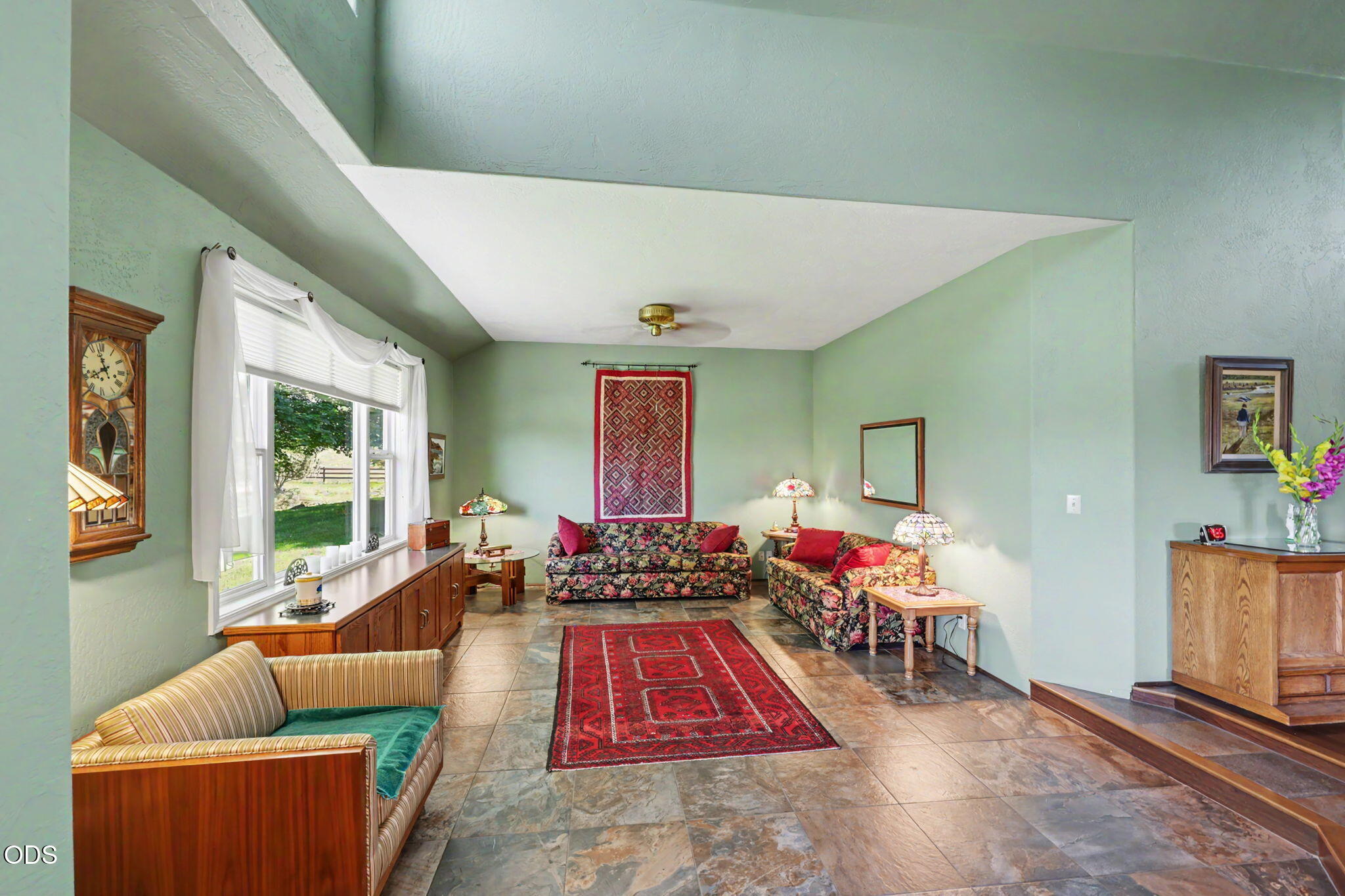 3939 Tami Lane Central Point, OR 97502 - Photo 12 of 57