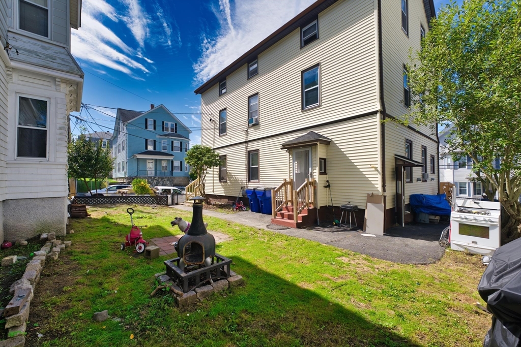 4 Oliver Street Fall River, MA 02724 - Photo 9 of 41