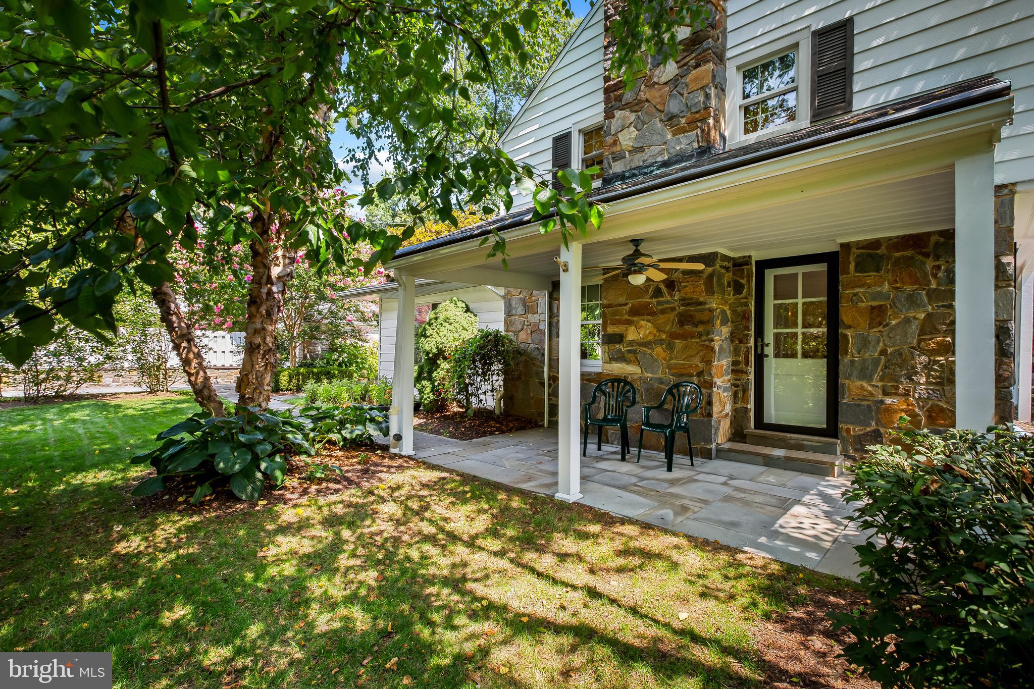 302 Weatherbee Road Towson, MD 21286 - Photo 8 of 46 Living room porch