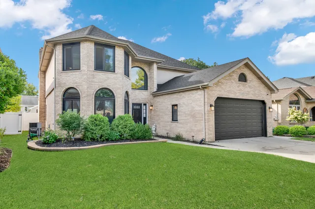 $664,900 | 4823 West 106th Street, Oak Lawn, IL 60453
