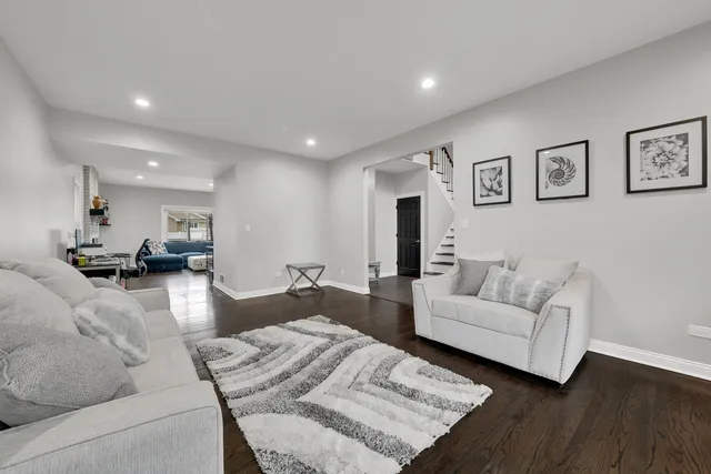 $664,900 | 4823 West 106th Street, Oak Lawn, IL 60453