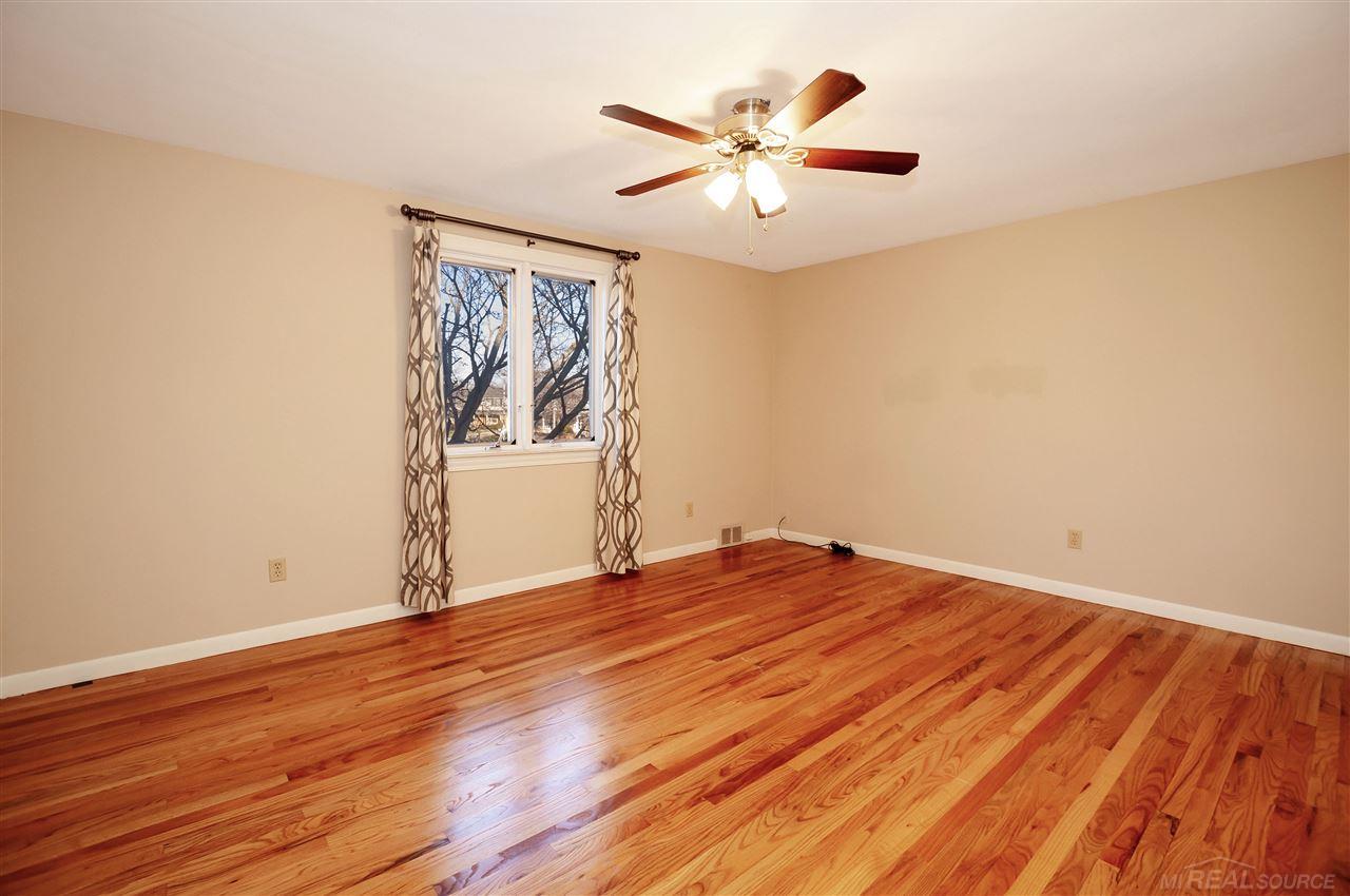 805 Canterbury Road Grosse Pointe Woods, MI 48236 - Photo 28 of 41