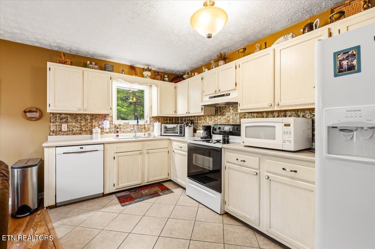 274 Pearl Road La Follette, TN 37766 - Photo 2 of 47 18-274 Pearl Rd