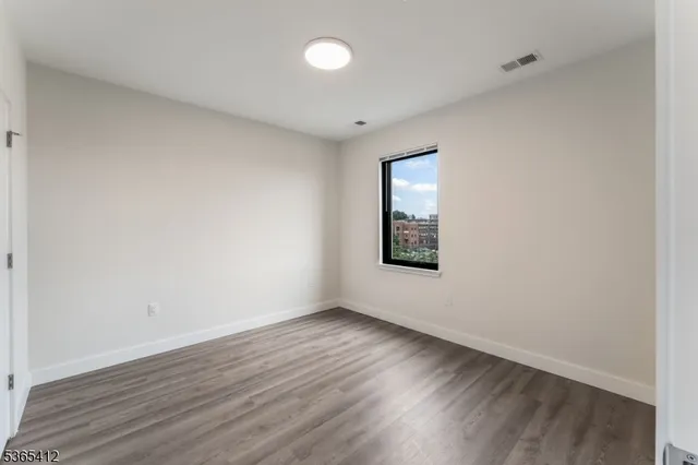 $1,962 | 72 South Essex Avenue, Unit 408, Orange, NJ 07050