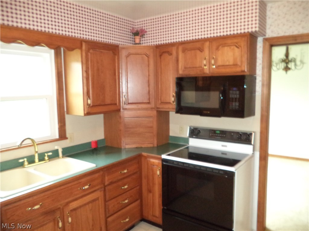 4438 Ridge Road Cortland, OH 44410 - Photo 5 of 30 Gallery Image 5