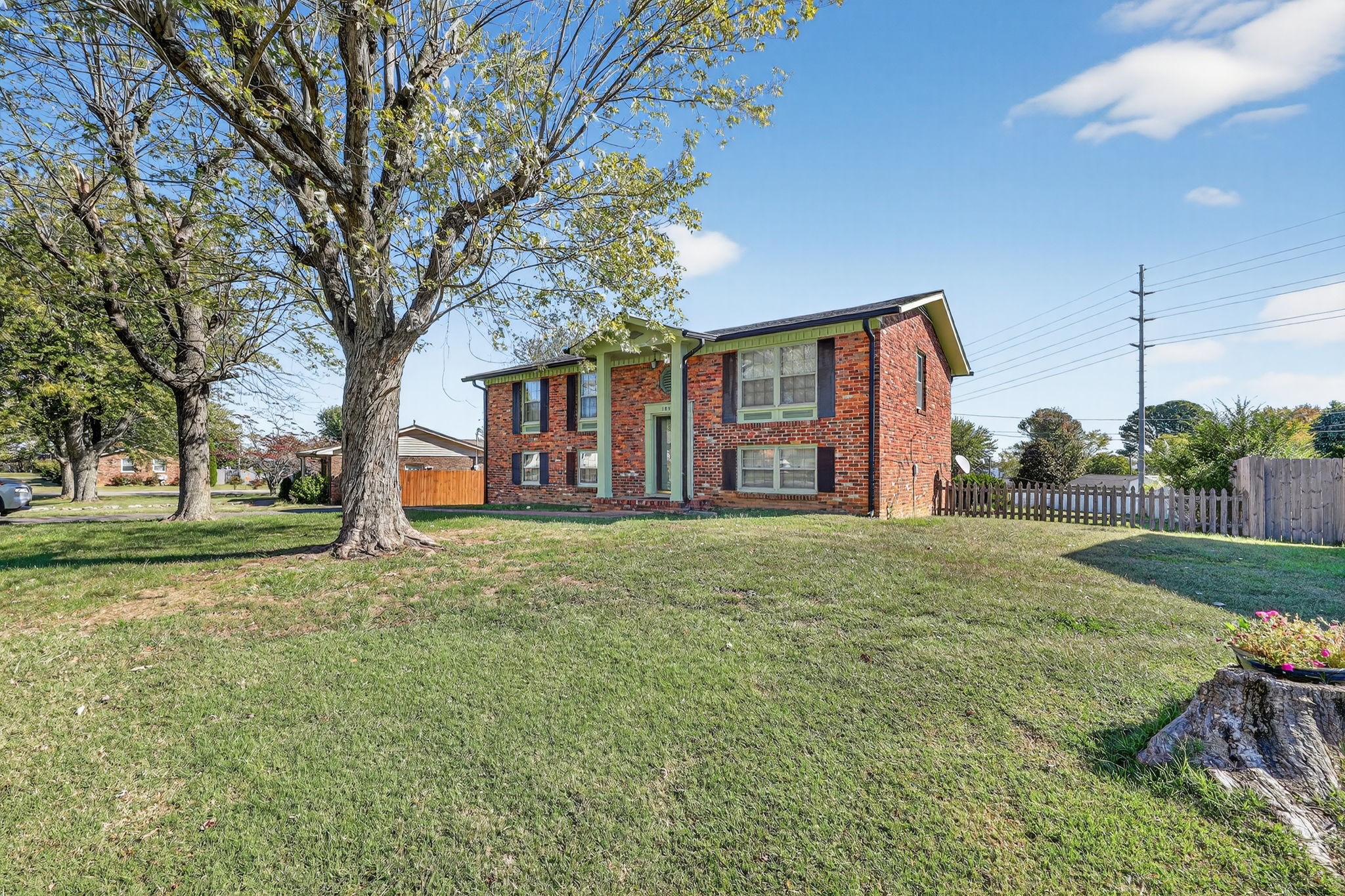 103 Fischer Drive Springfield, TN 37172 - Photo 6 of 45 a view of a house with a yard