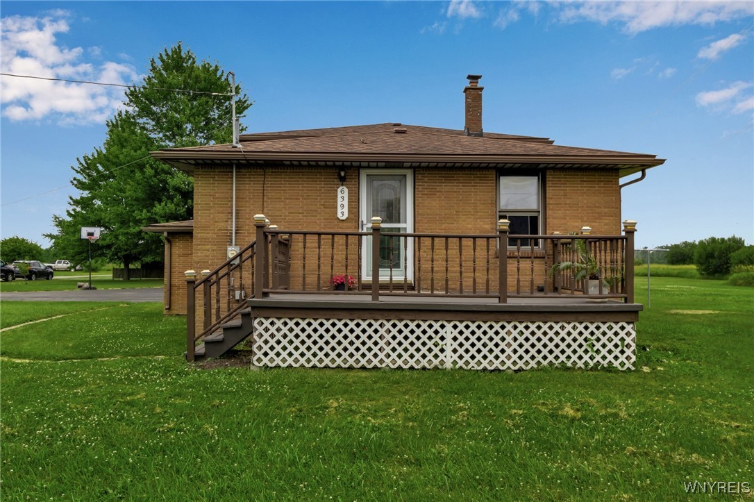 6393 Aiken Road Pendleton, NY 14094 - Photo 7 of 47