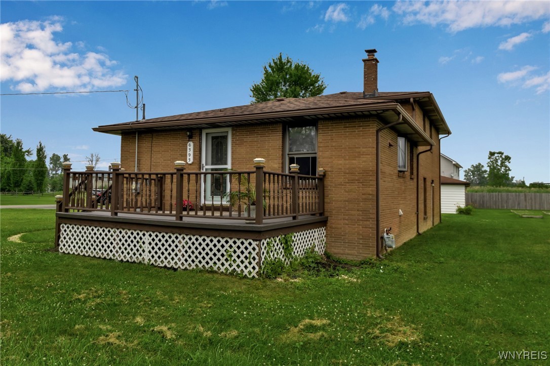 6393 Aiken Road Pendleton, NY 14094 - Photo 8 of 47