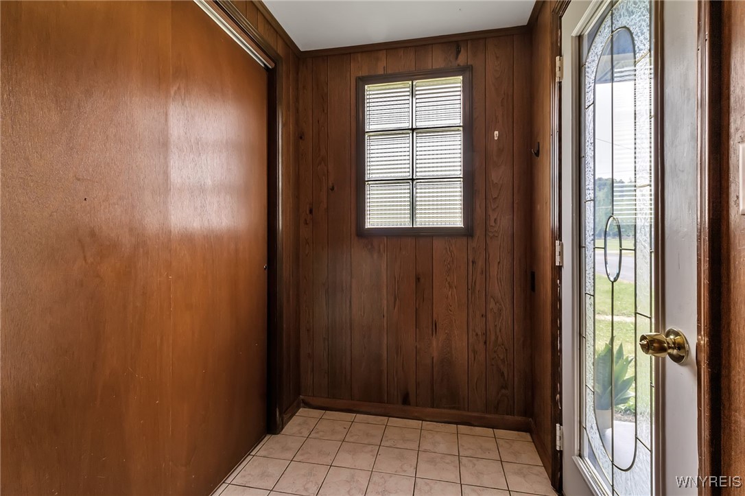 6393 Aiken Road Pendleton, NY 14094 - Photo 10 of 47