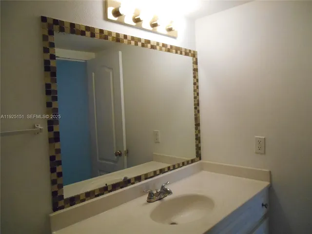 $1,850 | 4910 Northwest 79th Avenue, Unit 105, Doral, FL 33166