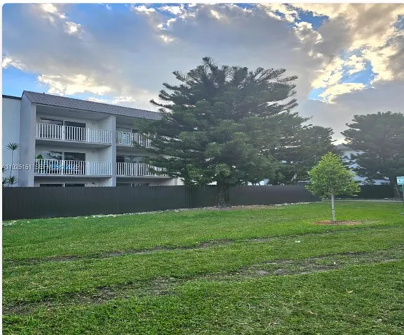 $1,850 | 4910 Northwest 79th Avenue, Unit 105, Doral, FL 33166