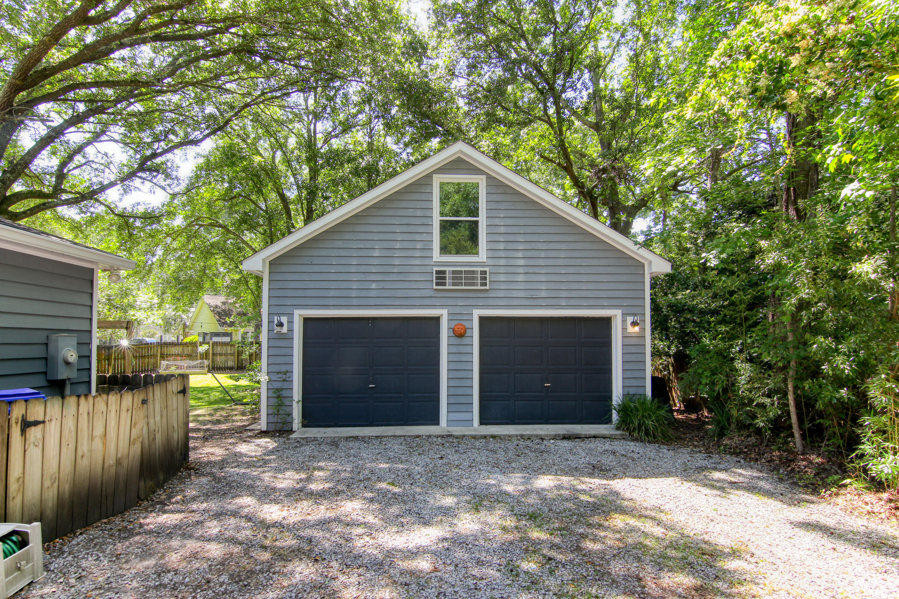 1128 Clapper Court Mount Pleasant, SC 29464 - Photo 19 of 30 1128ClapperCt-CasaVerdeMediaLLC32