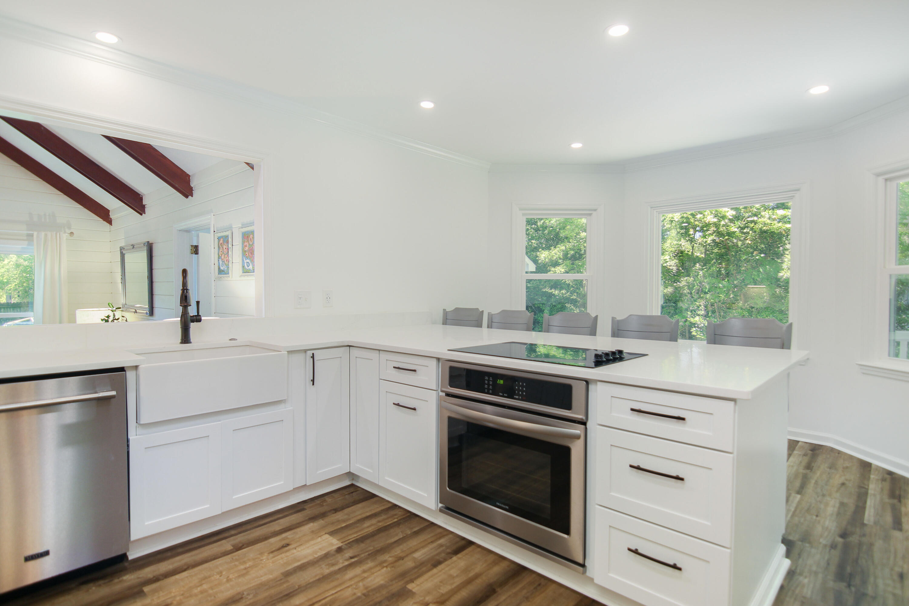 1128 Clapper Court Mount Pleasant, SC 29464 - Photo 4 of 30 1128ClapperCt-CasaVerdeMediaLLC44