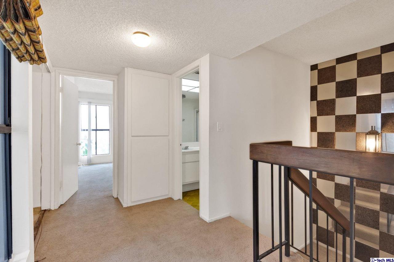 1333 Valley View Road, Unit 4 Glendale, CA 91202 - Photo 13 of 24