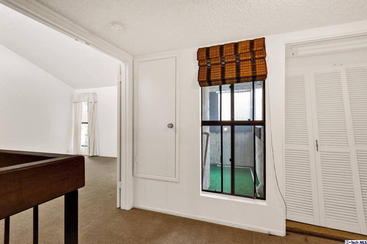 1333 Valley View Road, Unit 4 Glendale, CA 91202 - Photo 14 of 24