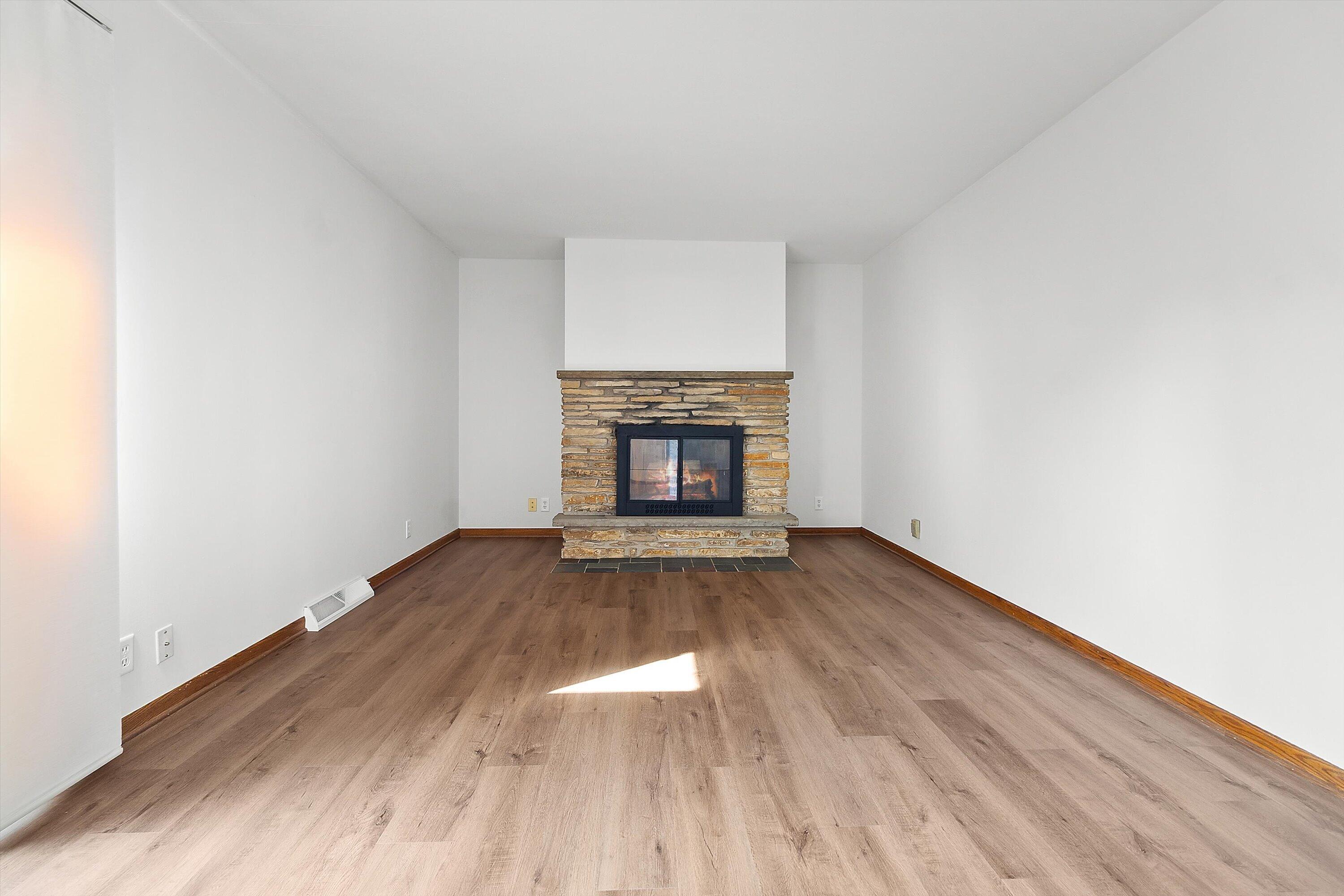 210 Echo Lane Racine, WI 53406 - Photo 11 of 31 Family Room/ Fireplace