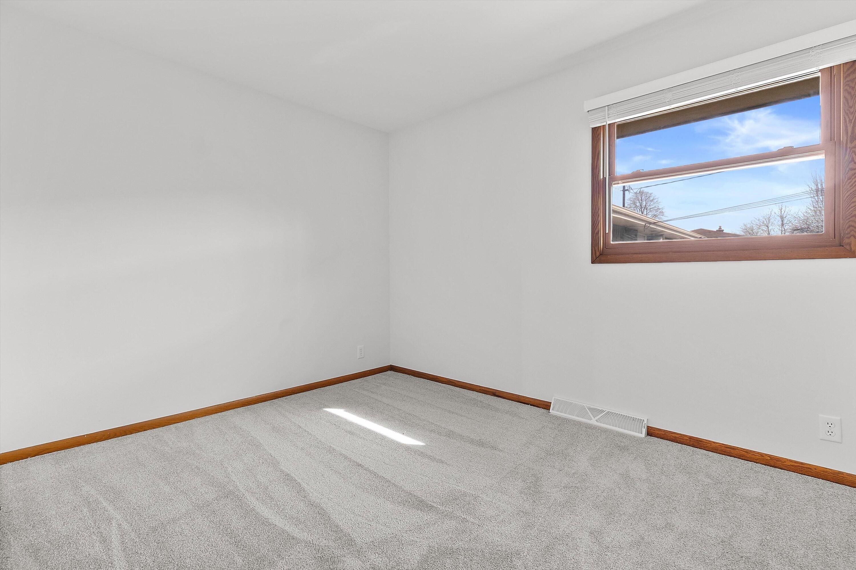 210 Echo Lane Racine, WI 53406 - Photo 20 of 31 3rd Bedroom