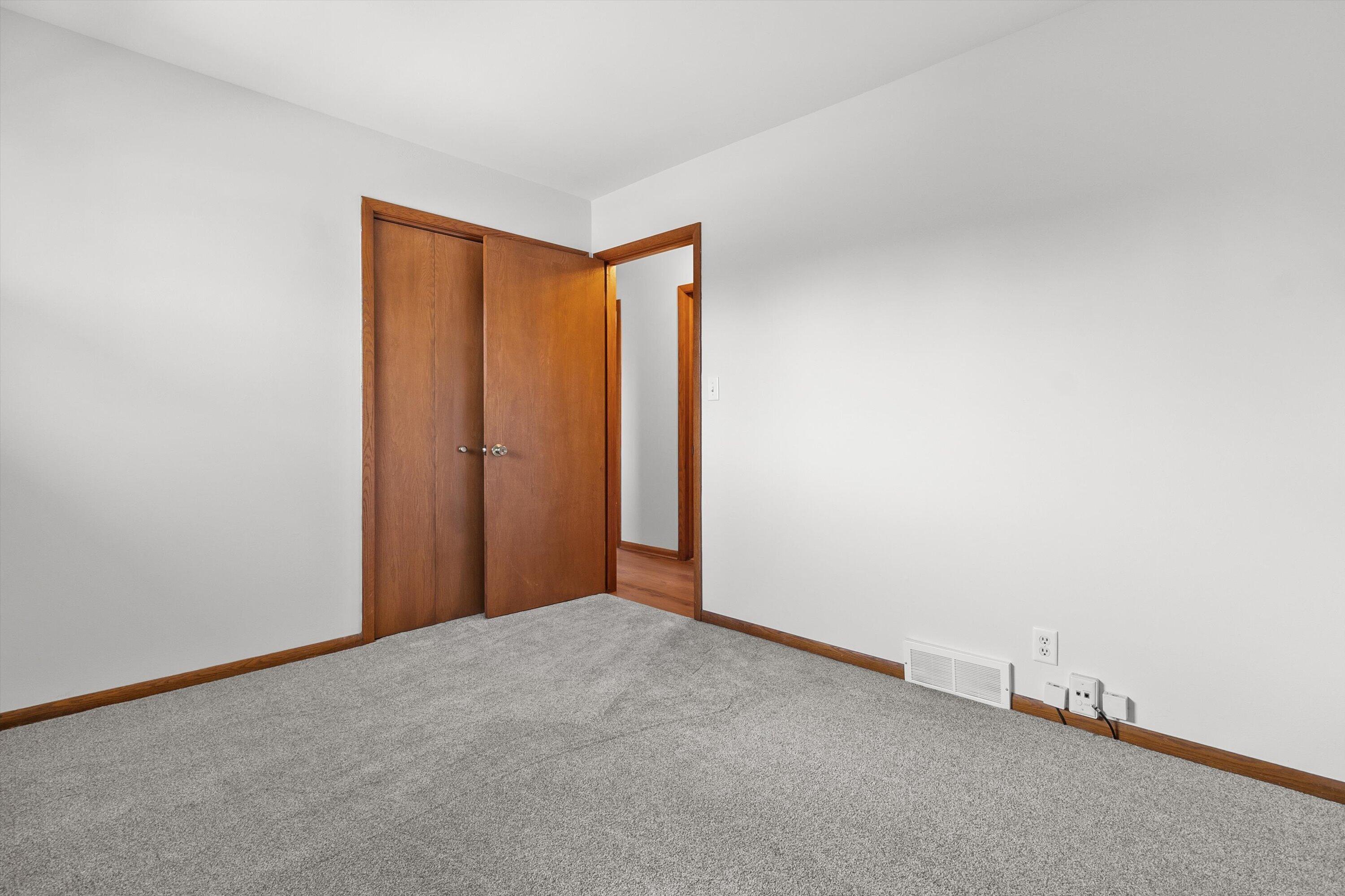 210 Echo Lane Racine, WI 53406 - Photo 21 of 31 3rd Bedroom