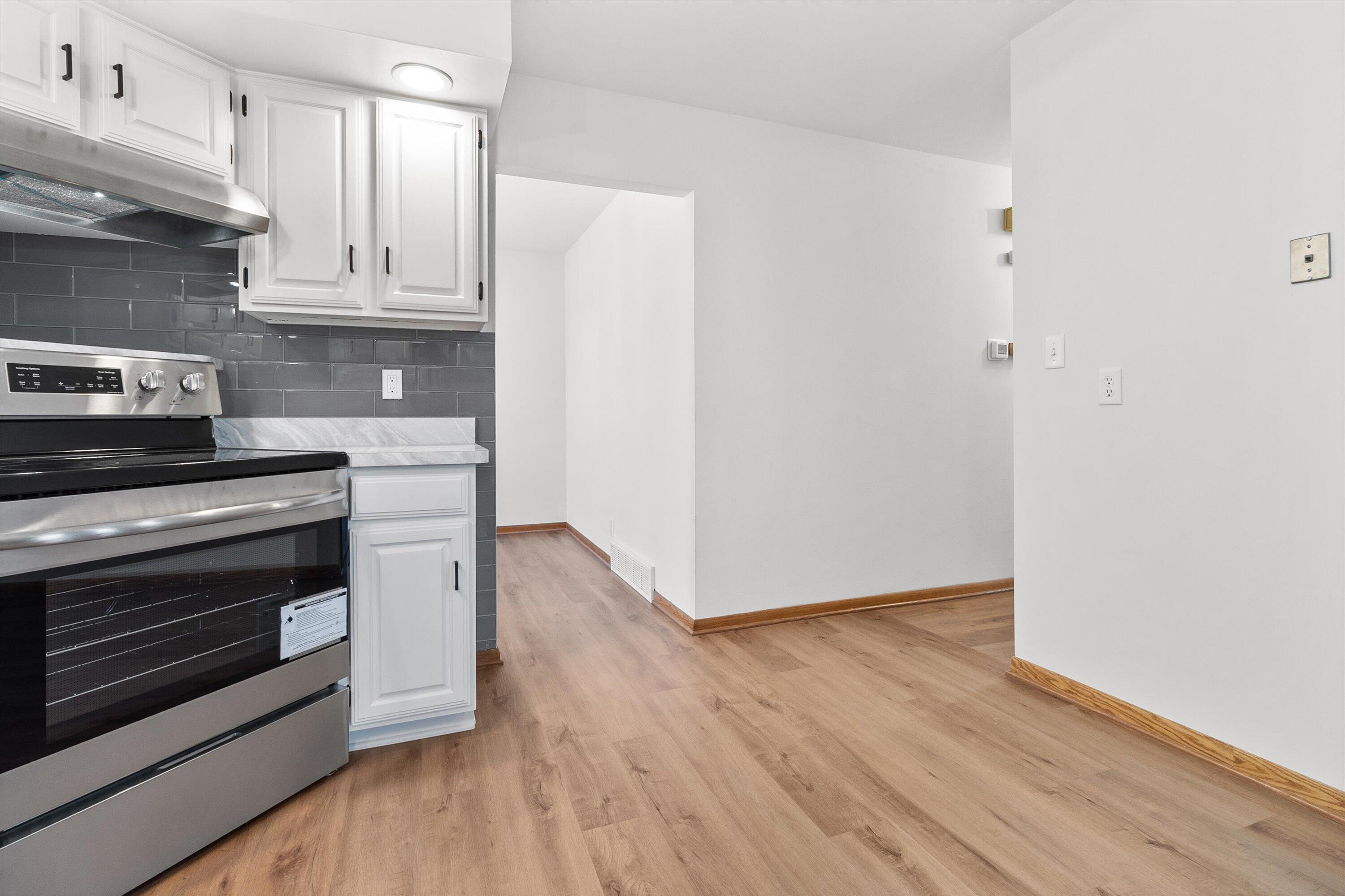 210 Echo Lane Racine, WI 53406 - Photo 9 of 31 Kitchen