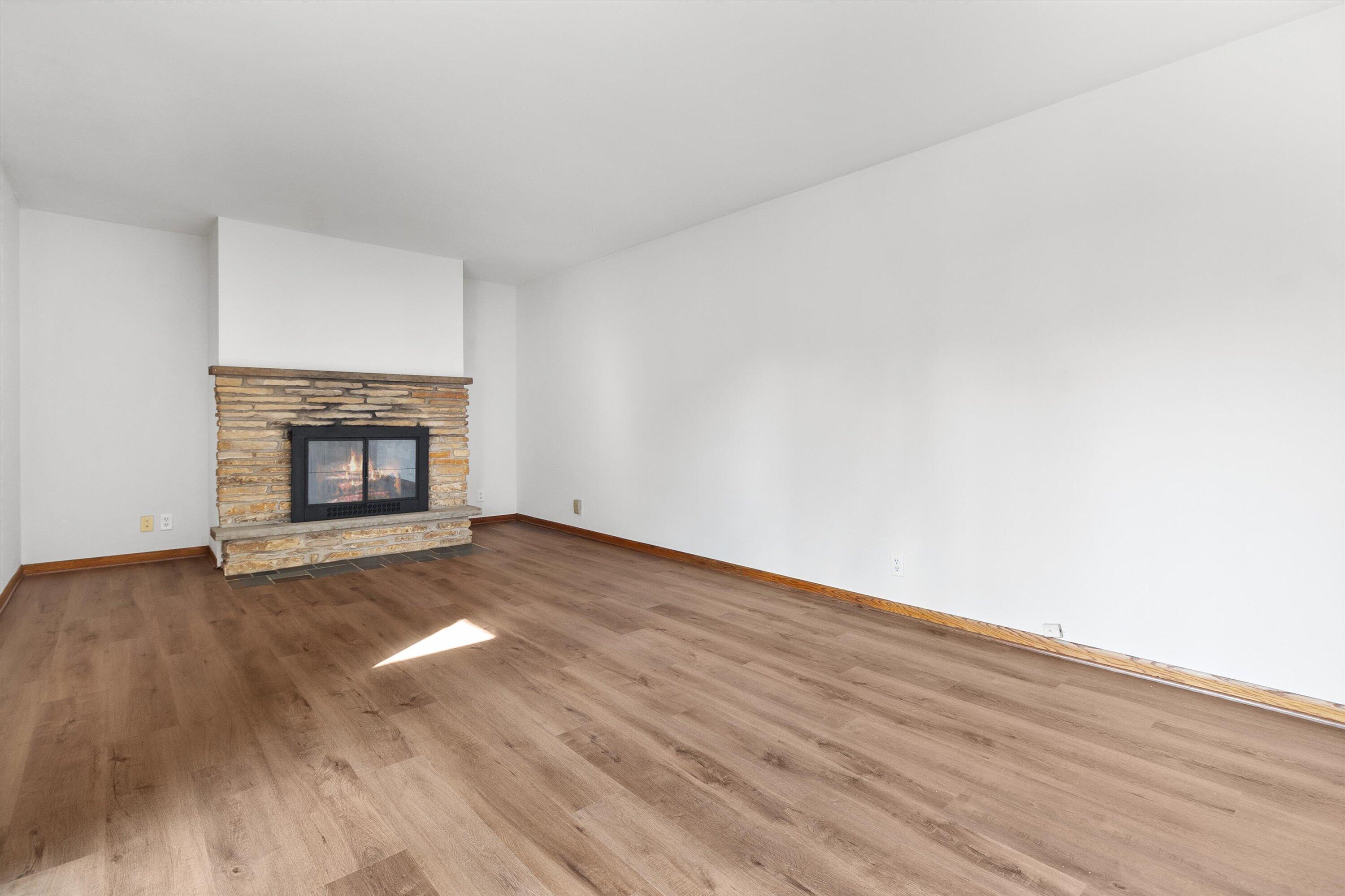 210 Echo Lane Racine, WI 53406 - Photo 10 of 31 Family Room/ Fireplace