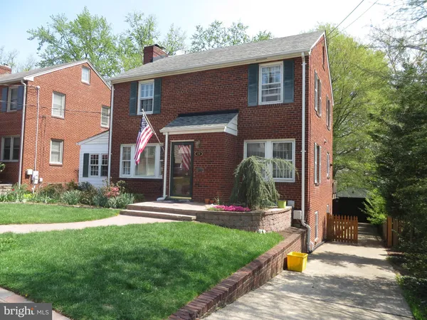 $4,900 | 25 North Garfield Street, Arlington, VA 22201