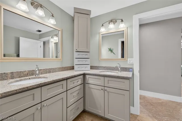 $995,000 | 686 Emeril Court, Sanibel, FL 33957