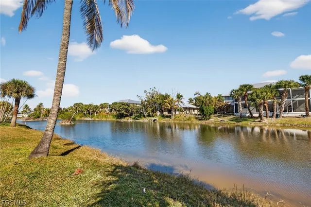 $995,000 | 686 Emeril Court, Sanibel, FL 33957