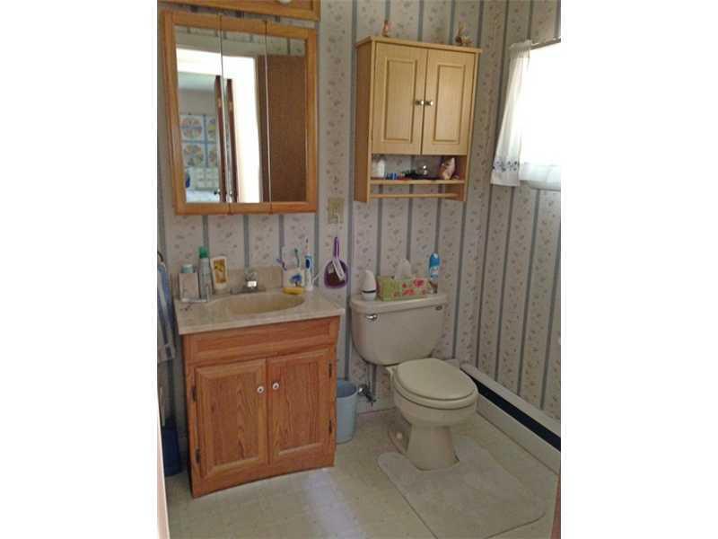 391 Oakland Road Belgrade, ME 04917 - Photo 14 of 16 Bathroom.