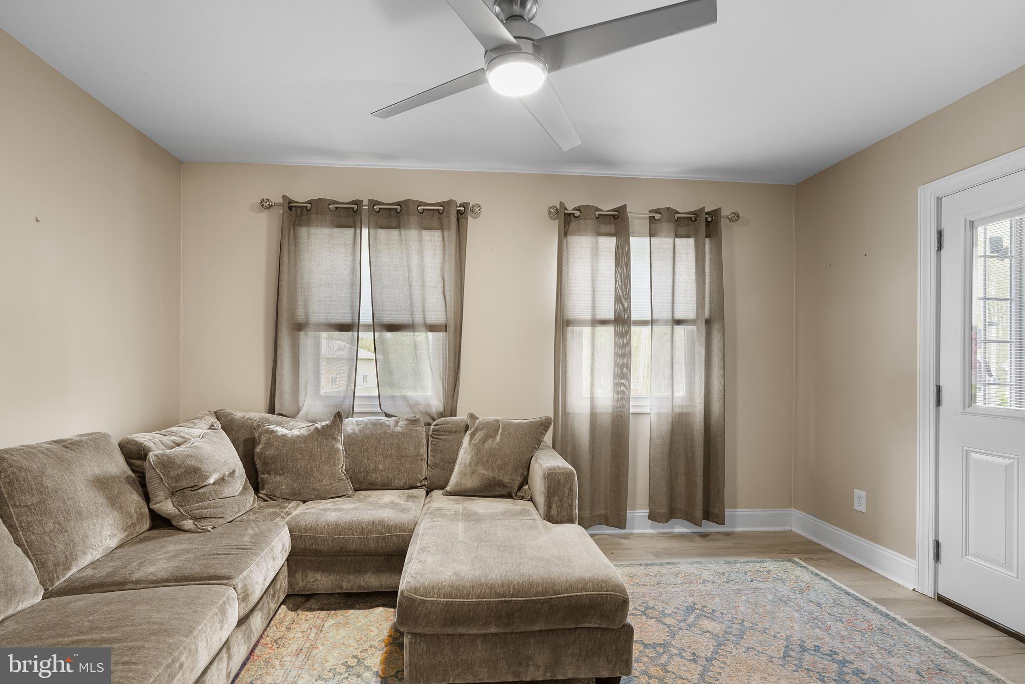 76 Cambridge Road Elkton, MD 21921 - Photo 18 of 48 Living Room - In-law suite