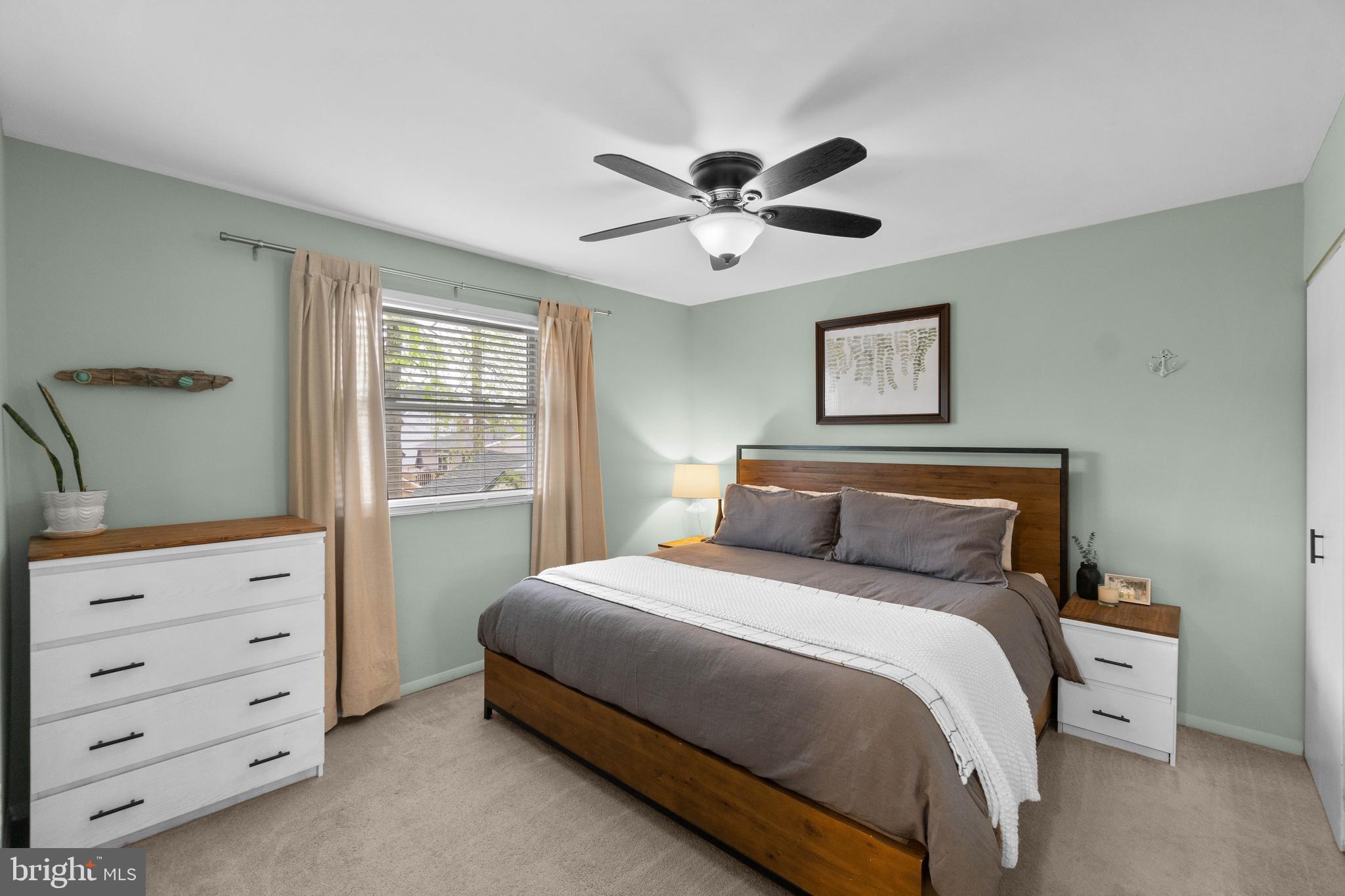 1711 Potomac Road Edgewater, MD 21037 - Photo 14 of 35 Primary bedroom