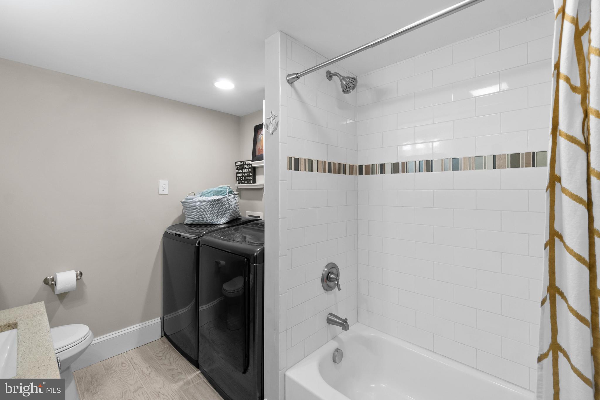 1711 Potomac Road Edgewater, MD 21037 - Photo 20 of 35 Lower level full bathroom