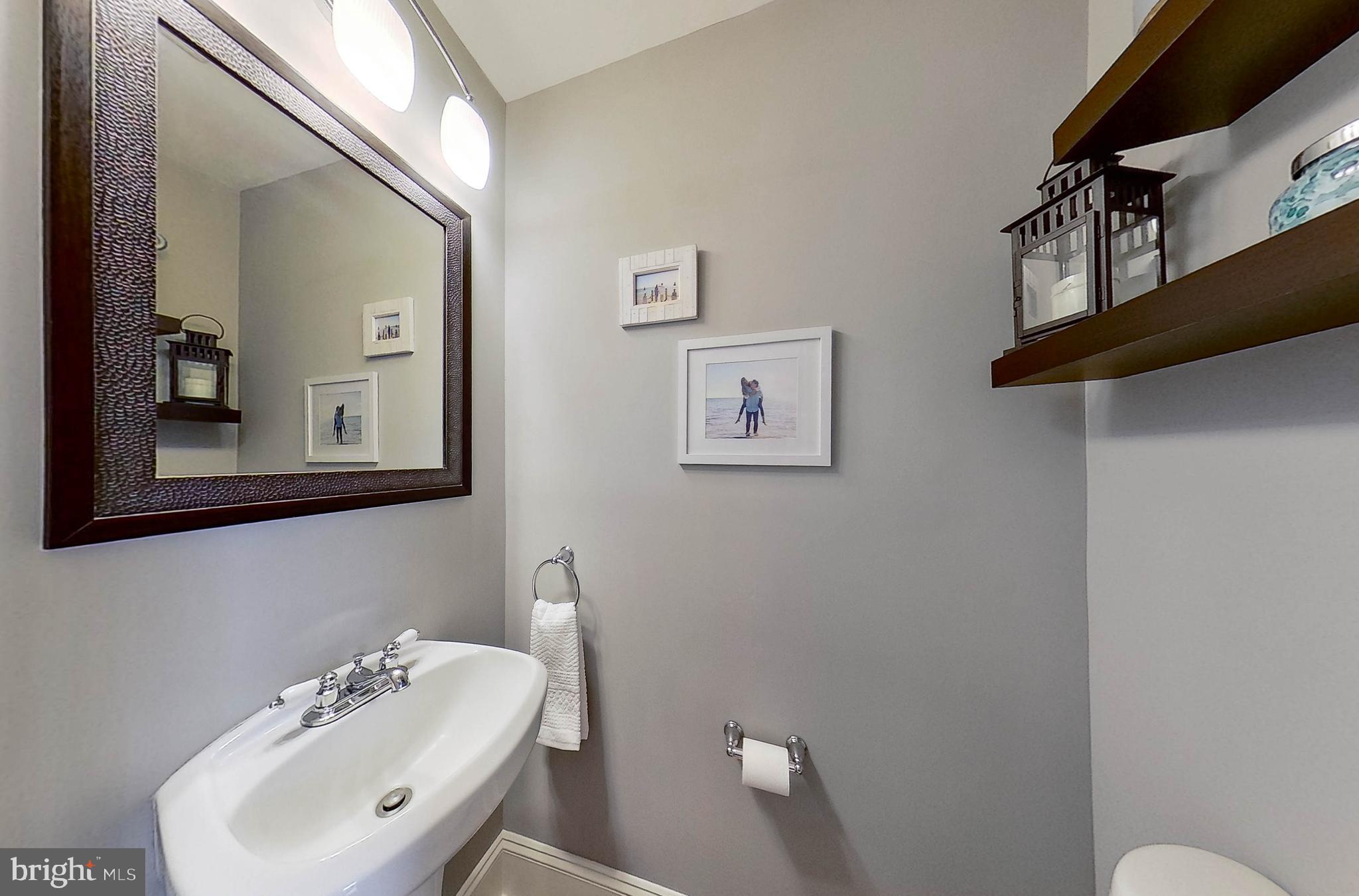1711 Potomac Road Edgewater, MD 21037 - Photo 9 of 35 Main level half bath