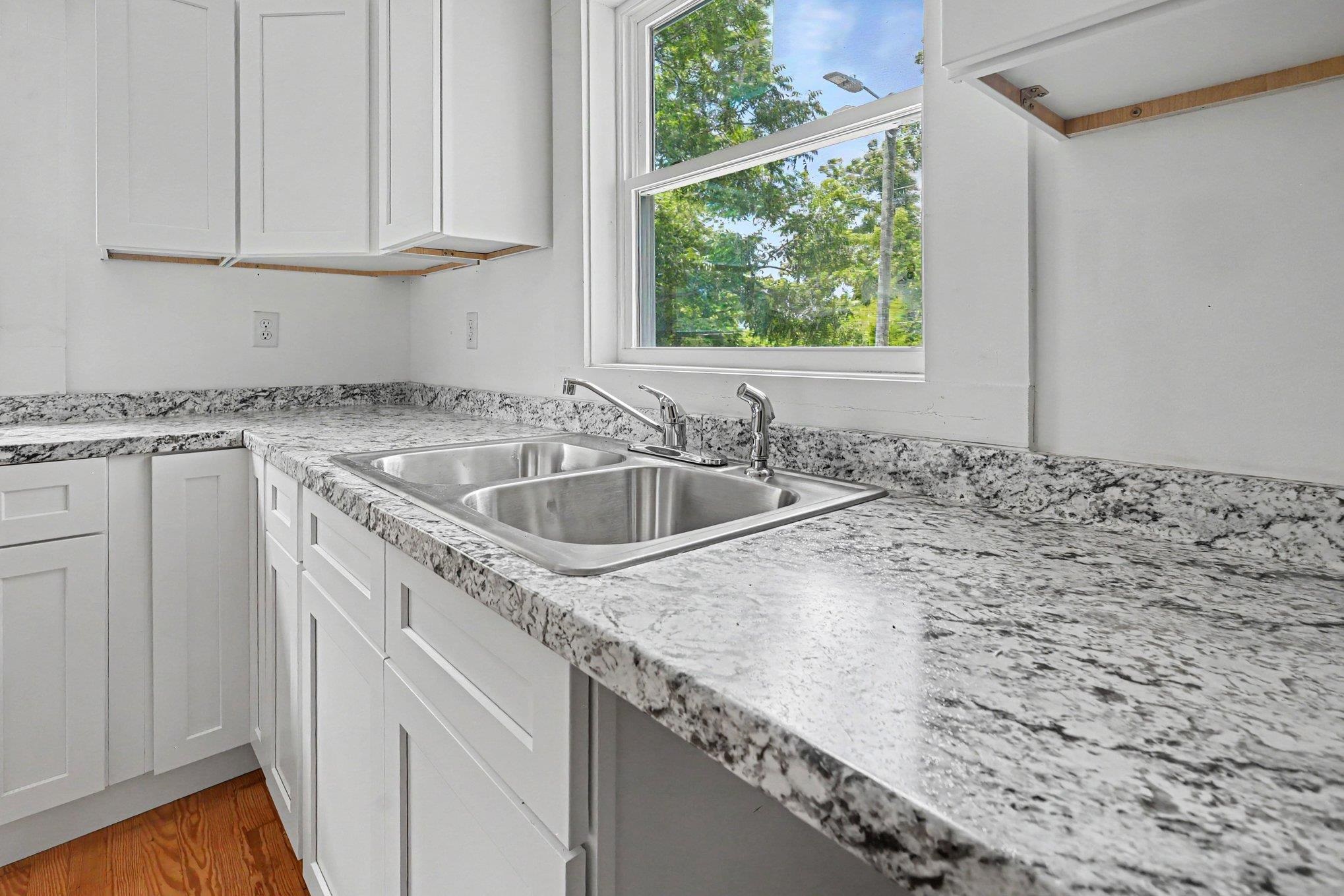 586 Hickory Drive Startex, SC 29377 - Photo 9 of 17