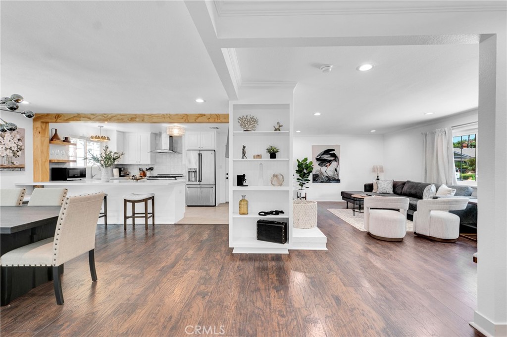 109 Triangle Street Thousand Oaks, CA 91360 - Photo 12 of 32 a living room with furniture and a large window