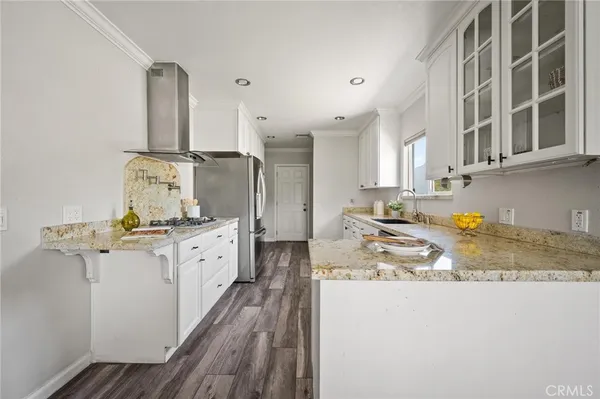 $849,900 | 7027 Gloria Avenue, Lake Balboa, CA 91406