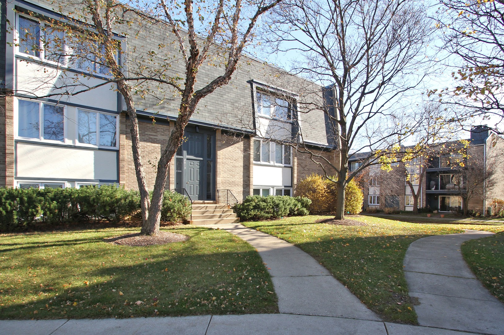 2013 Ammer Ridge Court, Unit 101 Glenview, IL 60025 - Photo 1 of 10