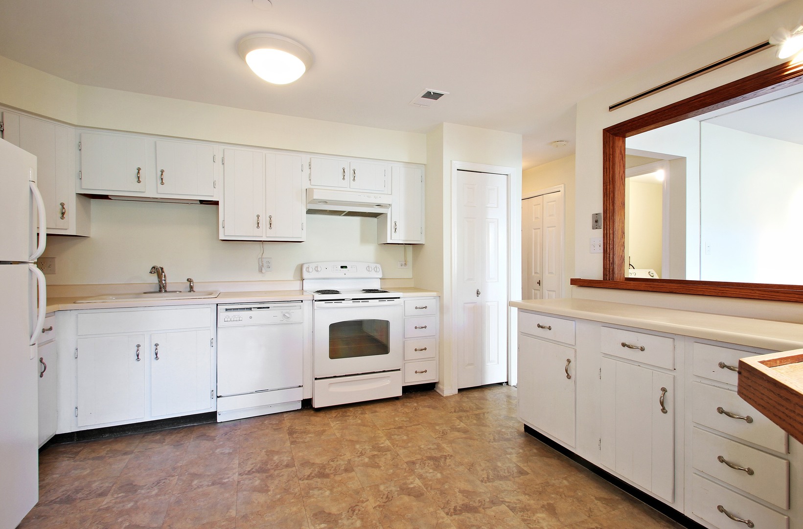 2013 Ammer Ridge Court, Unit 101 Glenview, IL 60025 - Photo 4 of 10