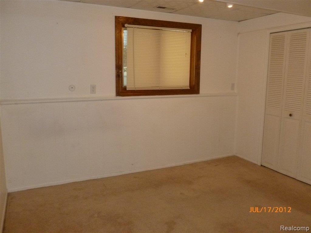 15521 Levan Road Livonia, MI 48154 - Photo 8 of 13 Master Bedroom.JPG