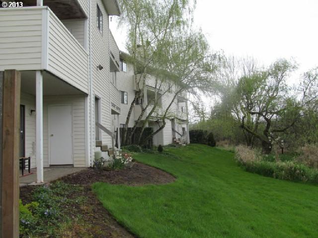 11044 Southwest Greenburg Road, Unit 114 Tigard, OR 97223 - Photo 2 of 12 Gallery Image 2
