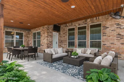 $299,000 | 301 Brianna Lane, Broussard, LA 70518