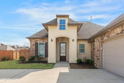 $299,000 | 301 Brianna Lane, Broussard, LA 70518