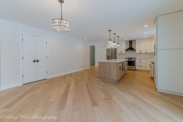 a view of entryway with chandelier