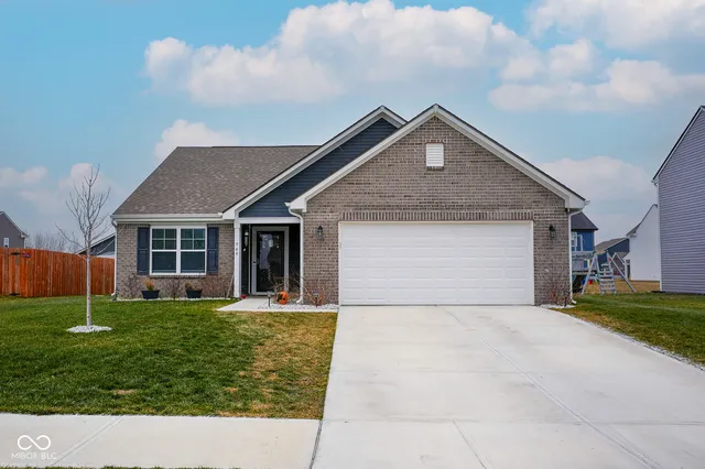 $329,900 | 949 Borealis Drive, Franklin, IN 46131