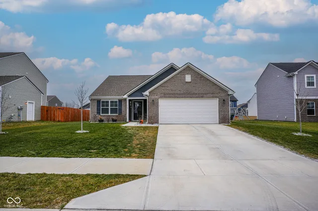 $329,900 | 949 Borealis Drive, Franklin, IN 46131