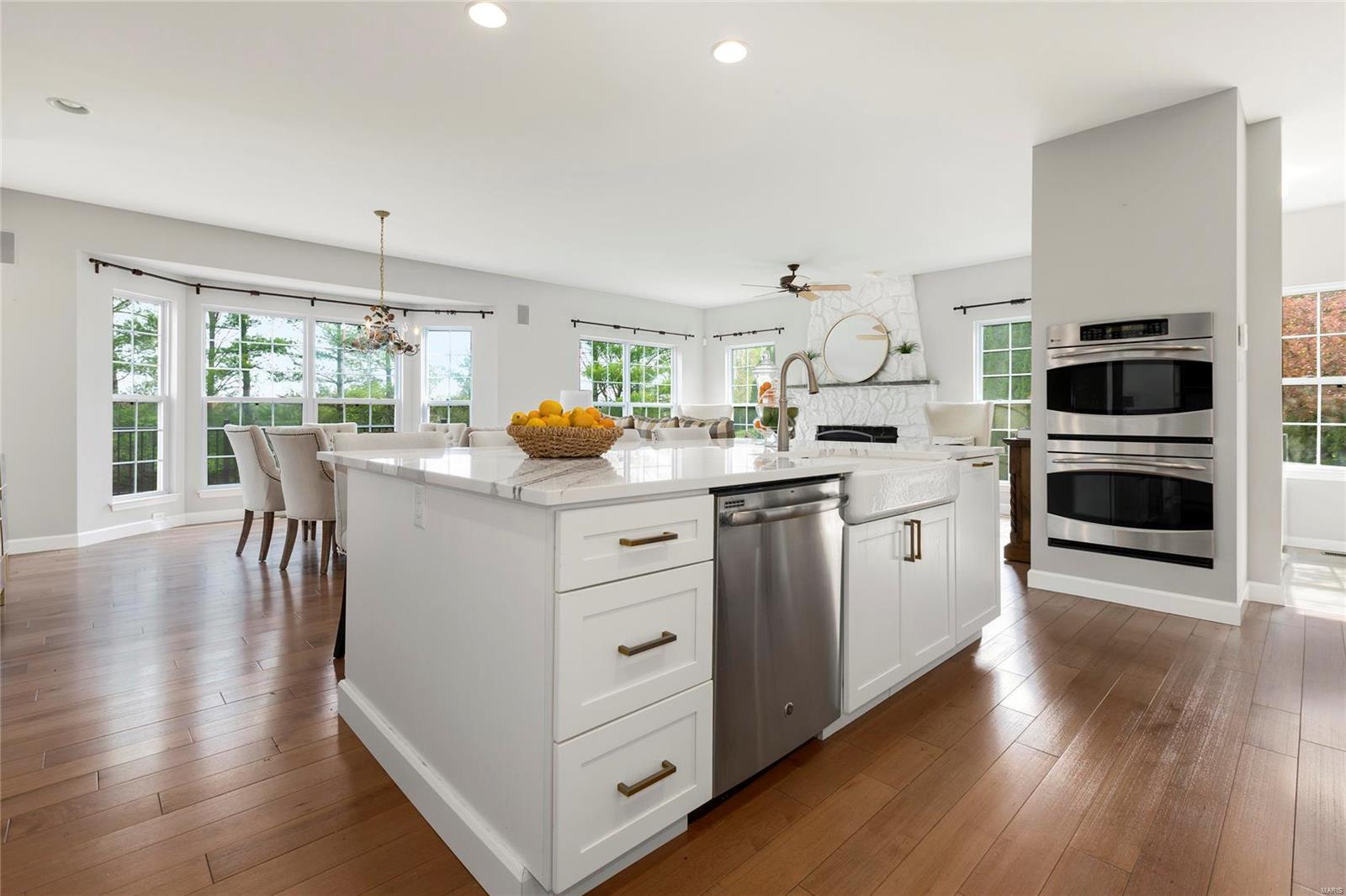 401 Equestrian Pointe Court Chesterfield, MO 63005 - Photo 11 of 46