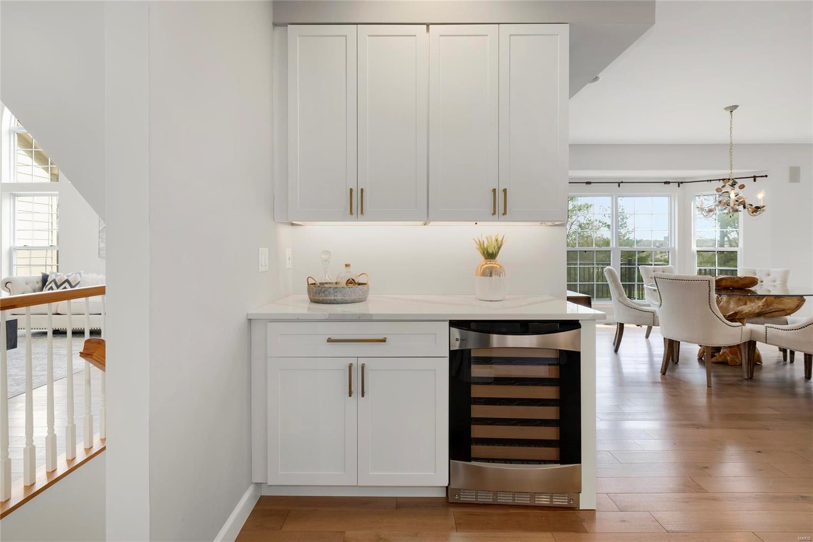 401 Equestrian Pointe Court Chesterfield, MO 63005 - Photo 12 of 46